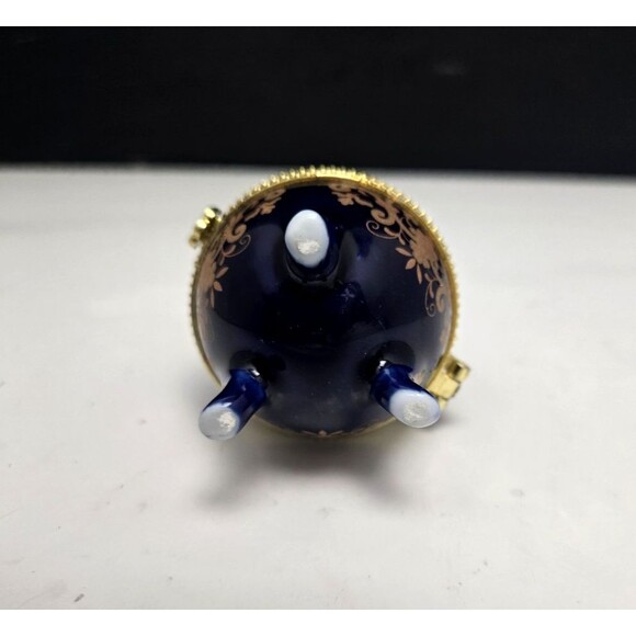 Cobalt Blue Egg Trinket Box Footed Porcelain Hinged Lid Floral Design Vintage 3" - Picture 14 of 15